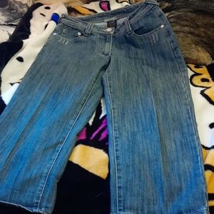 French Twist Capris